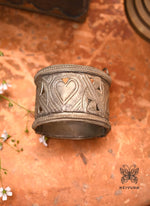 Load image into Gallery viewer, Zareen Handcuff