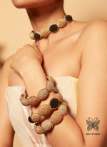 Load image into Gallery viewer, Aura-Choker-black-golden-2