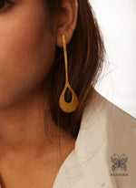 Load image into Gallery viewer, Drop Earring Model