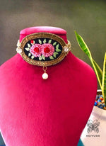 Load image into Gallery viewer, Gul Neckpiece