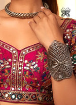 Load image into Gallery viewer, Lashkara Handcuff