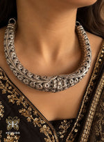 Load image into Gallery viewer, Reva Statement Hasli Necklace