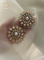 Load image into Gallery viewer, Sheesham Earrings
