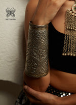 Load image into Gallery viewer, Rukmani Handcuff