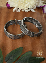 Load image into Gallery viewer, Raamya Bracelet
