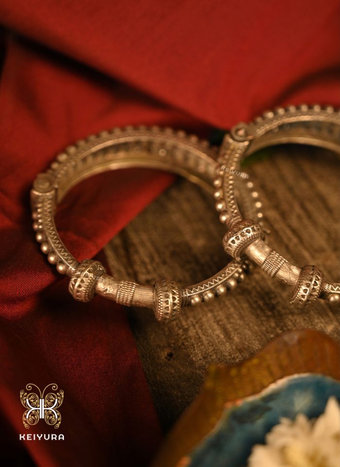 Aakriti Bangle Bracelet ( Set of 2 )
