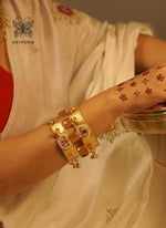 Load image into Gallery viewer, Anandhi Handcuff