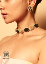 Load image into Gallery viewer, Aura-Choker-black-golden-1
