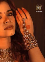 Load image into Gallery viewer, Avantika Hathphool (Silver)