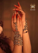 Load image into Gallery viewer, Avantika Hathphool (Silver)