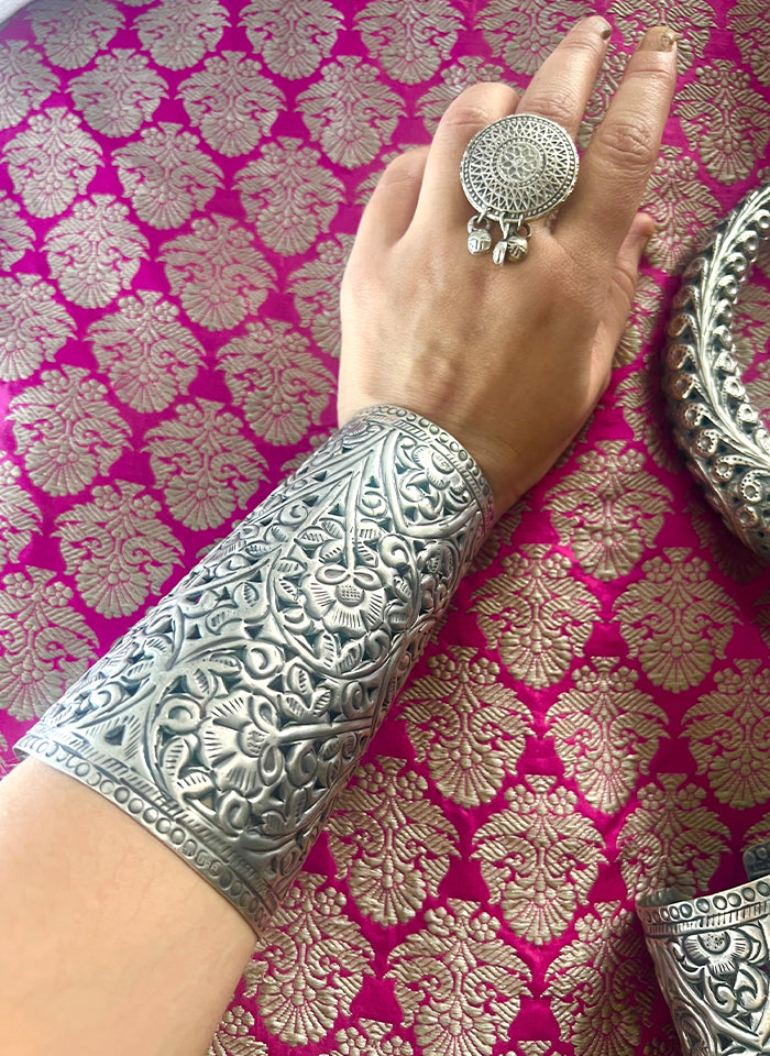 Jharokha Handcuff