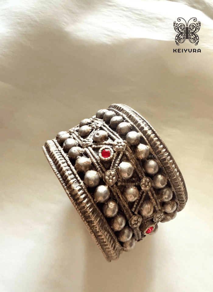 Kasmara Handcuff