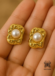 Lara Pearl Earrings