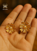 Load image into Gallery viewer, Liza Bloom Earrings
