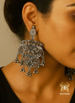 Load image into Gallery viewer, Mahika Earrings
