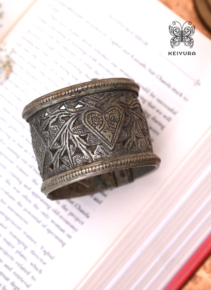 Zarifa Handcuff