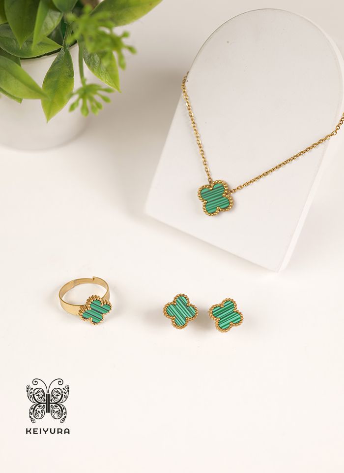 Noa Pendant Set