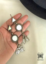 Load image into Gallery viewer, Noora Earrings