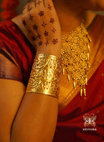 Load image into Gallery viewer, Nritya Handcuff (Small)
