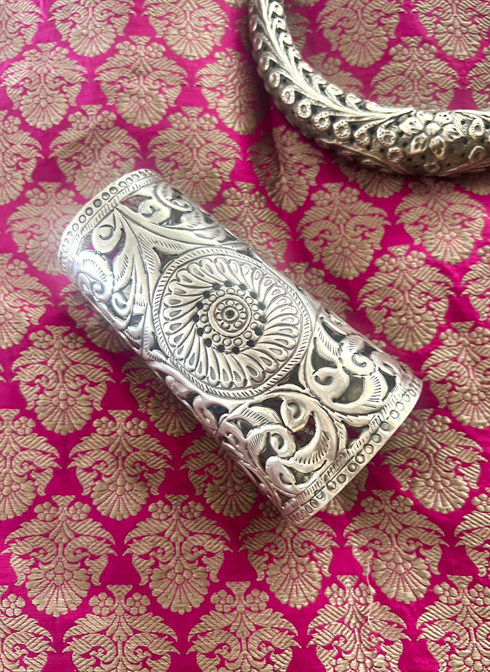 Nritya Handcuff