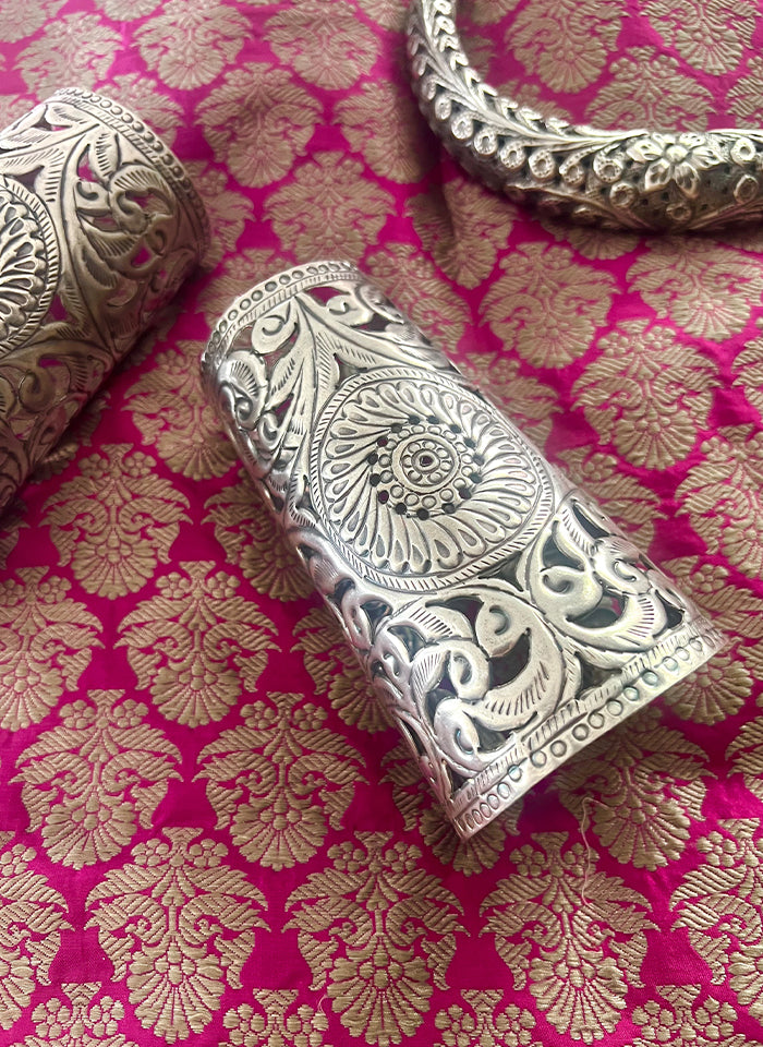 Nritya Handcuff