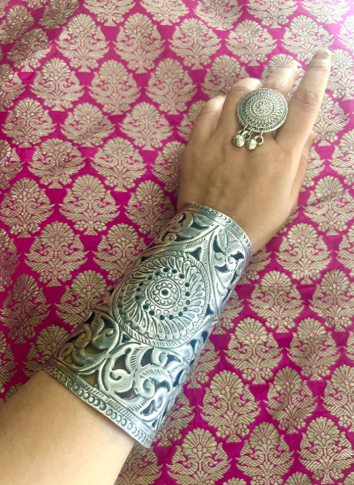 Nritya Handcuff