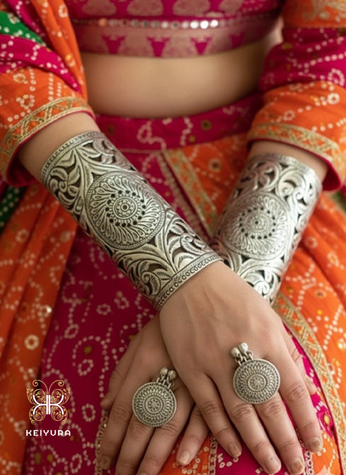 Nritya Handcuff