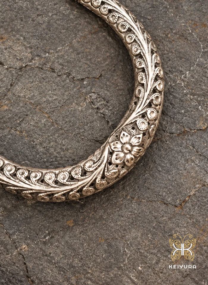 Reva Statement Hasli Necklace