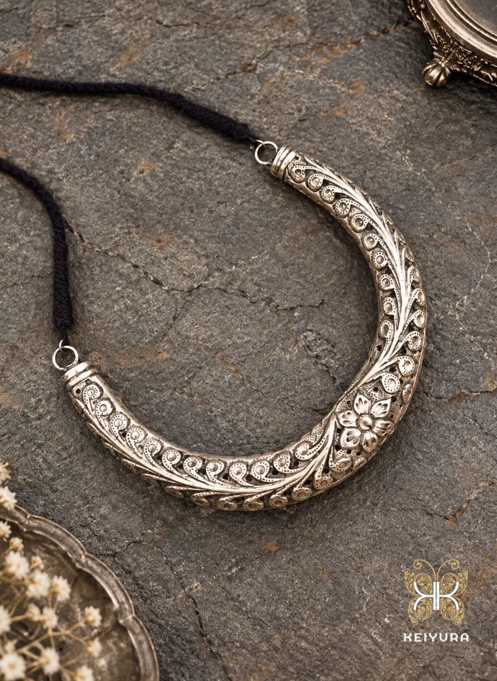 Reva Statement Hasli Necklace
