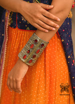 Load image into Gallery viewer, Rukhsar Handcuff
