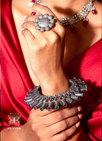 Load image into Gallery viewer, Tejasvi Bracelet
