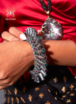 Load image into Gallery viewer, Tejasvi Bracelet
