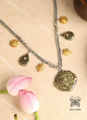 Toshita Necklace