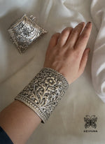 Load image into Gallery viewer, Jharokha Handcuff (Small)